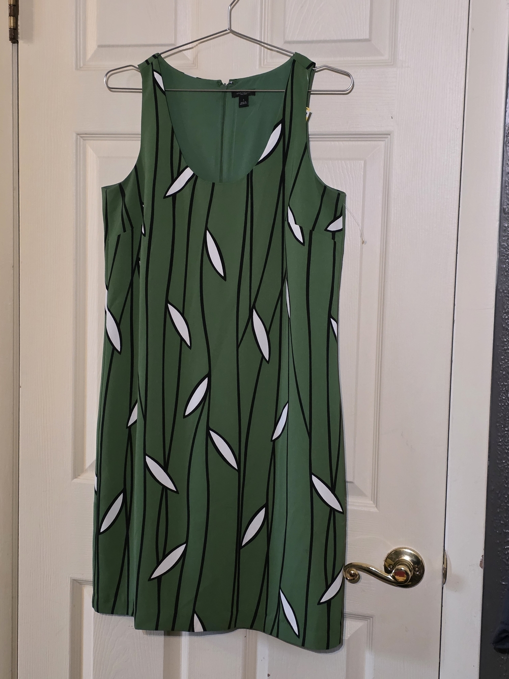 Ann Taylor Factory Green Leaf-Print Sleeveless Shift Dress
